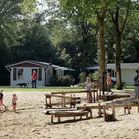 Holiday De Twee Bruggen 2 * ווינטרסווייק